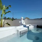 Sunny Palm Apartment *